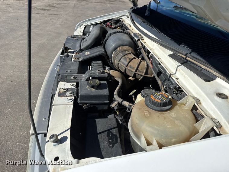 image for item NA9905 1999 Ford E350 van