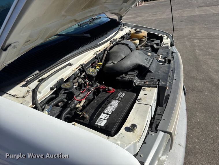 image for item NA9905 1999 Ford E350 van