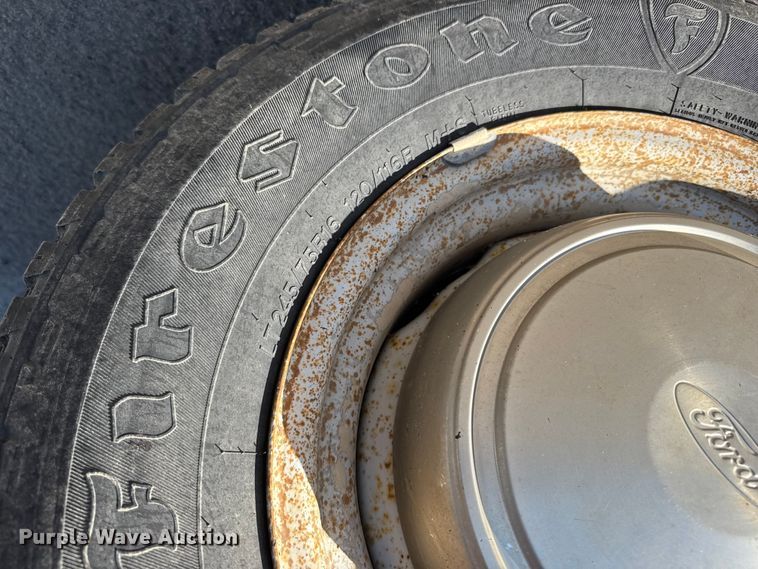 image for item NA9905 1999 Ford E350 van