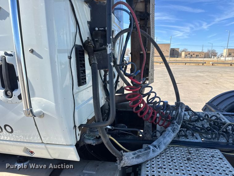 image for item NA9906 2009 International Prostar semi truck