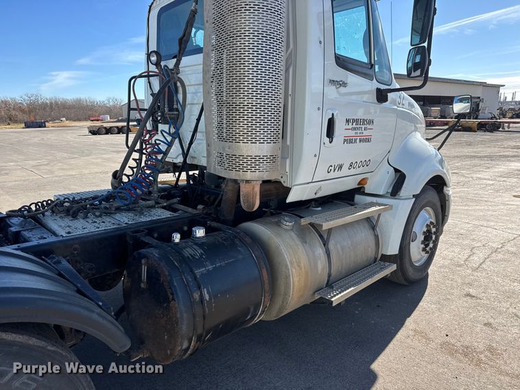 image for item NA9906 2009 International Prostar semi truck