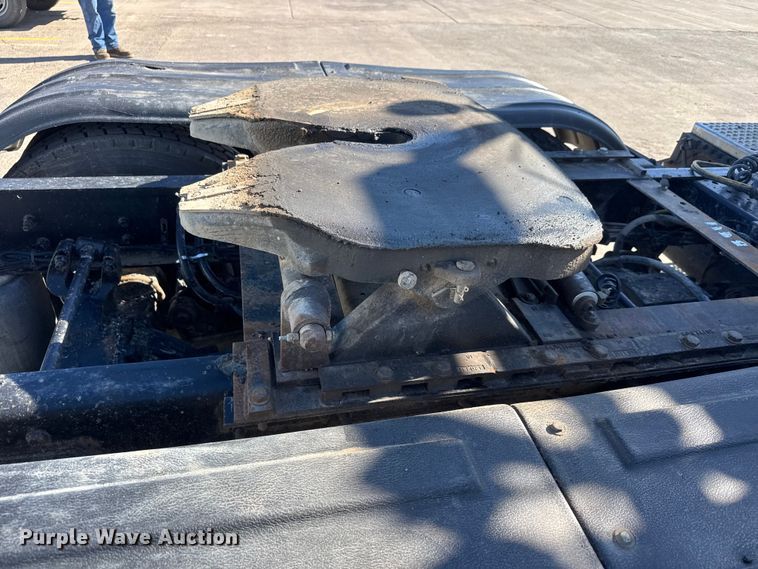 image for item NA9906 2009 International Prostar semi truck