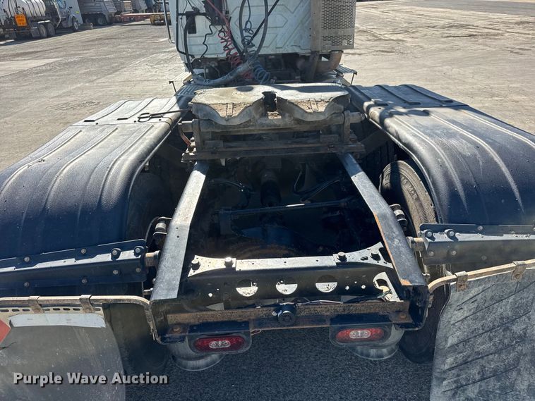 image for item NA9906 2009 International Prostar semi truck