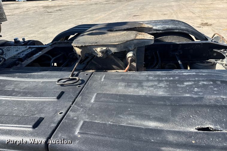 image for item NA9906 2009 International Prostar semi truck