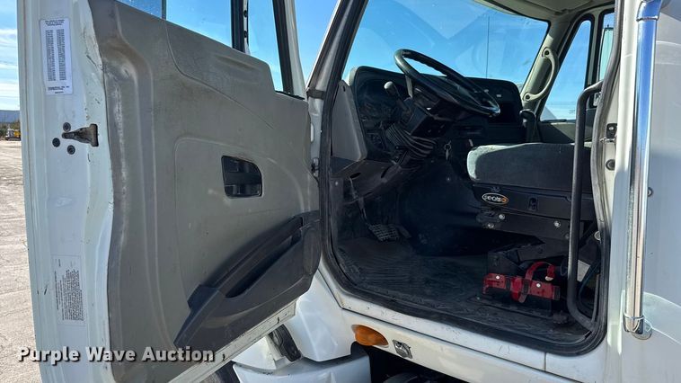 image for item NA9906 2009 International Prostar semi truck