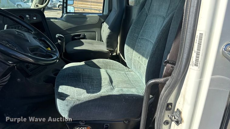 image for item NA9906 2009 International Prostar semi truck