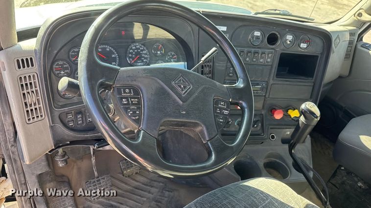 image for item NA9906 2009 International Prostar semi truck