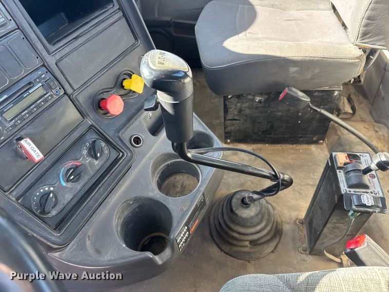 image for item NA9906 2009 International Prostar semi truck