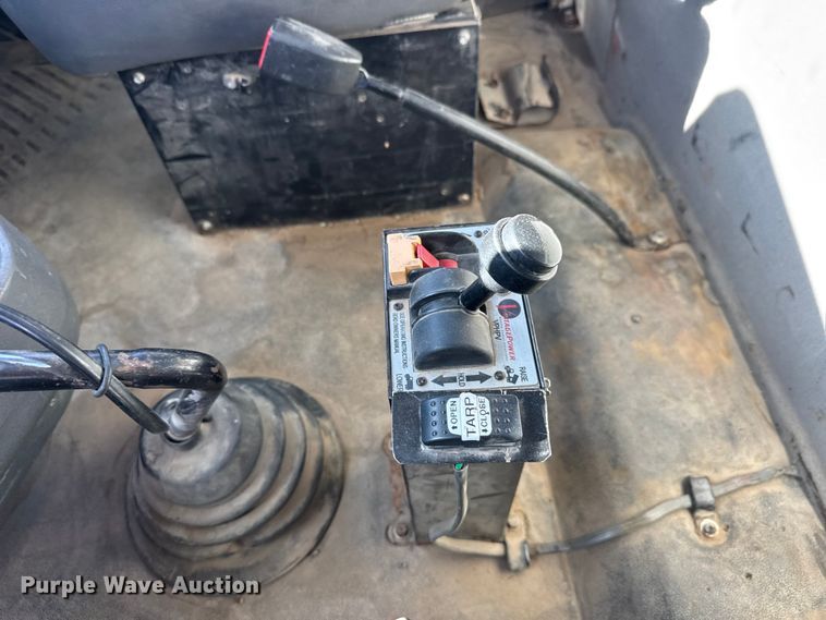 image for item NA9906 2009 International Prostar semi truck