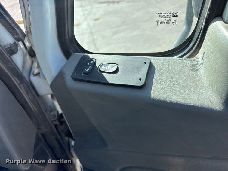 image for item NA9906 2009 International Prostar semi truck