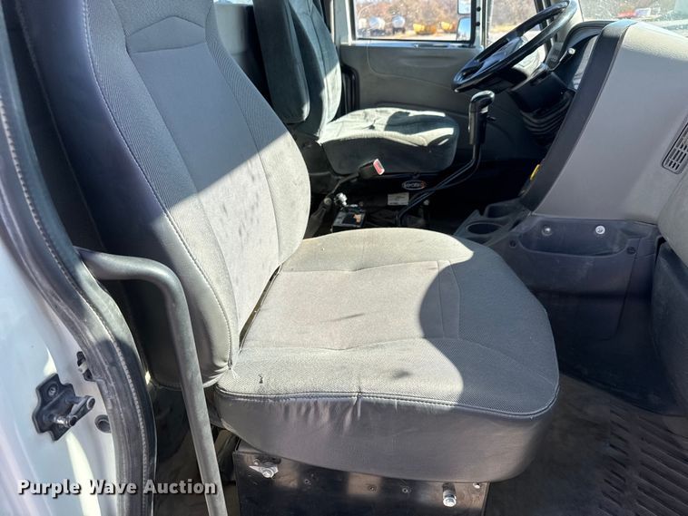 image for item NA9906 2009 International Prostar semi truck