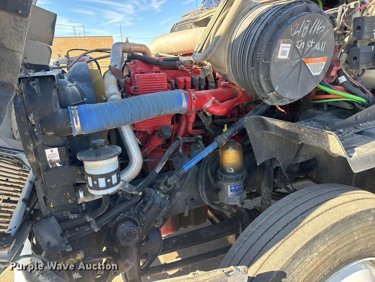 image for item NA9906 2009 International Prostar semi truck