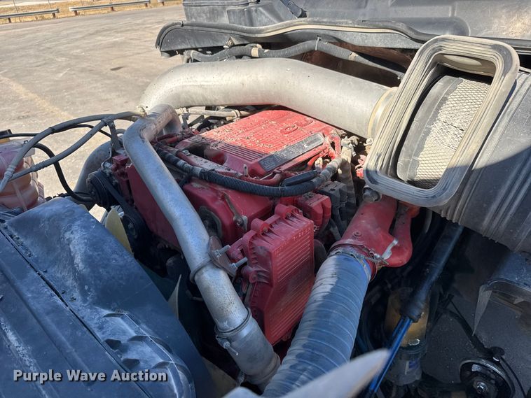 image for item NA9906 2009 International Prostar semi truck