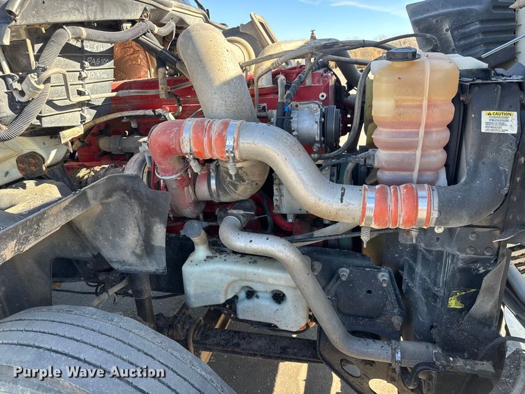 image for item NA9906 2009 International Prostar semi truck