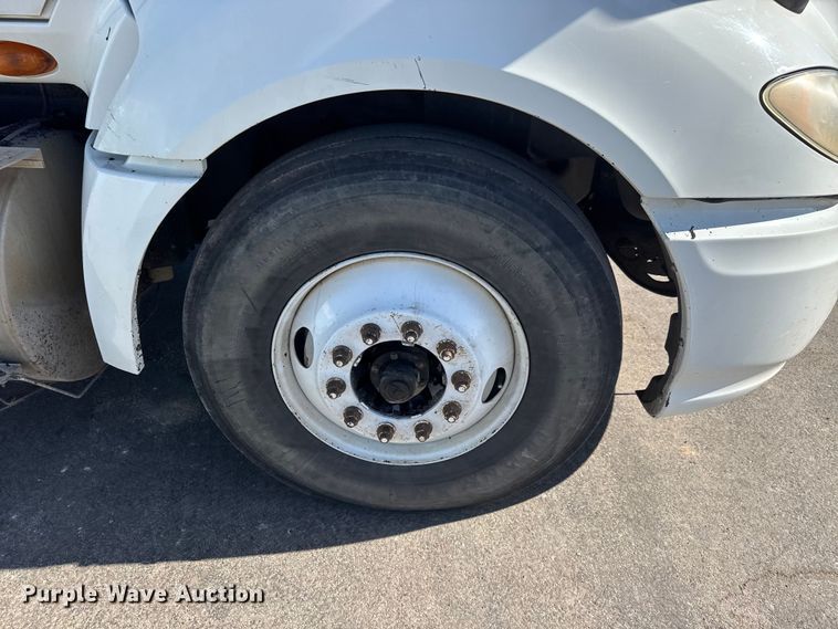 image for item NA9906 2009 International Prostar semi truck