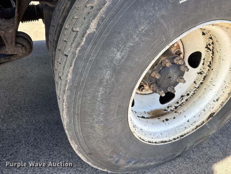 image for item NA9906 2009 International Prostar semi truck