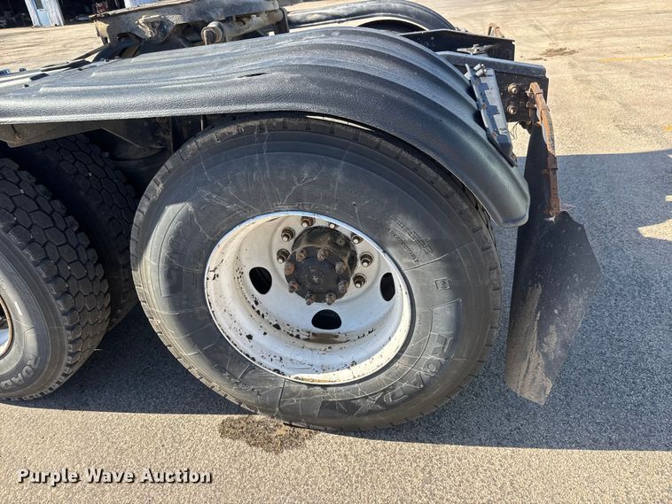 image for item NA9906 2009 International Prostar semi truck