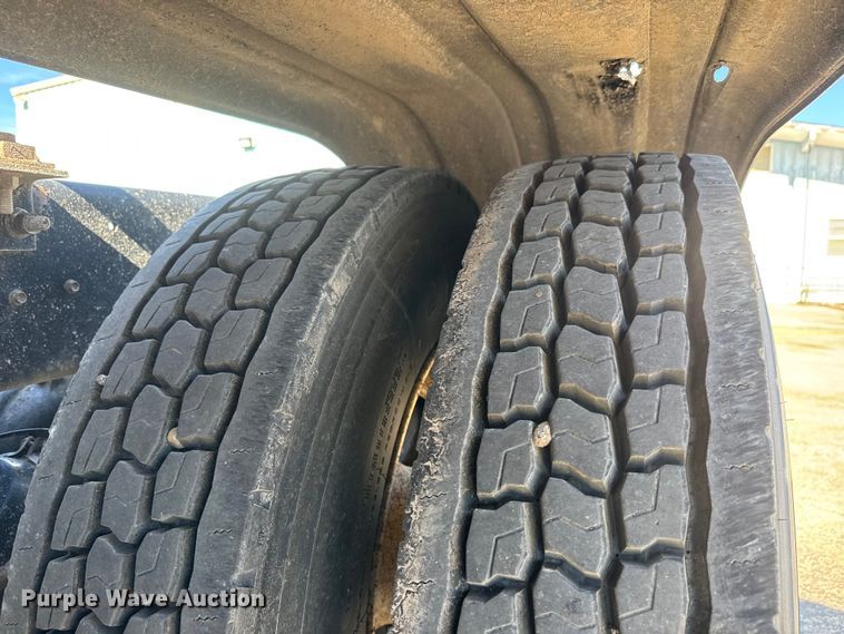 image for item NA9906 2009 International Prostar semi truck