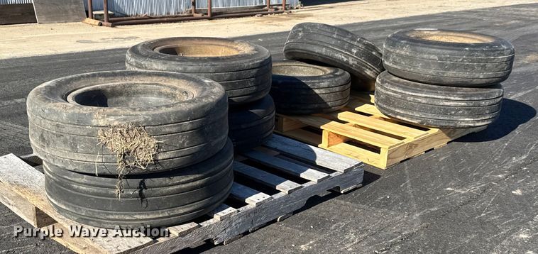 image for item NA9907 (8) Michelin H29x9.0-15 rotary mower tires and wheels