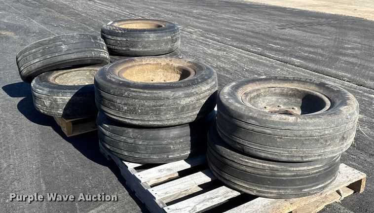 image for item NA9907 (8) Michelin H29x9.0-15 rotary mower tires and wheels