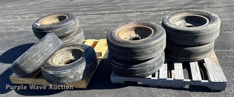 image for item NA9907 (8) Michelin H29x9.0-15 rotary mower tires and wheels