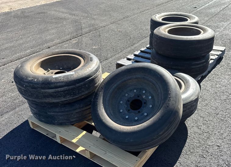 image for item NA9907 (8) Michelin H29x9.0-15 rotary mower tires and wheels