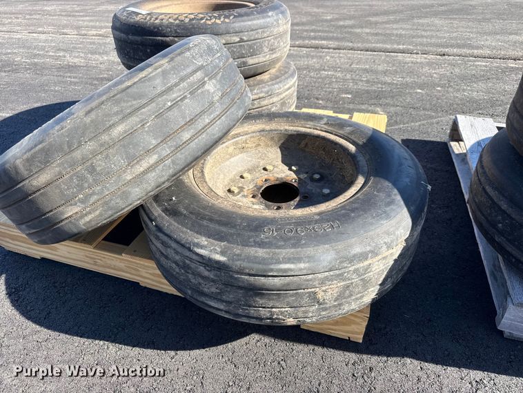 image for item NA9907 (8) Michelin H29x9.0-15 rotary mower tires and wheels