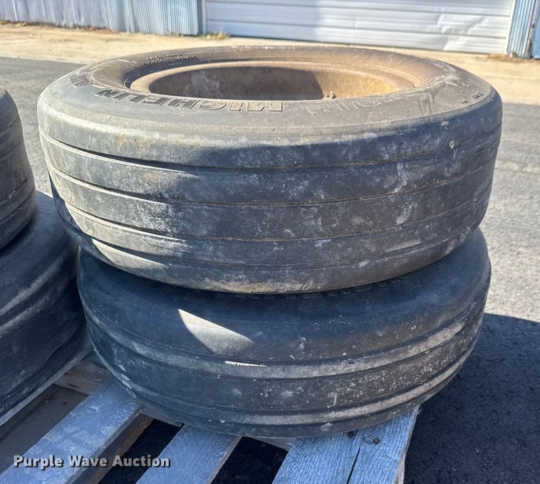 image for item NA9907 (8) Michelin H29x9.0-15 rotary mower tires and wheels