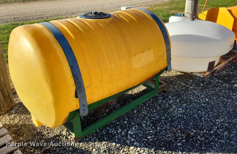 image for item NO9764 (2) tanks