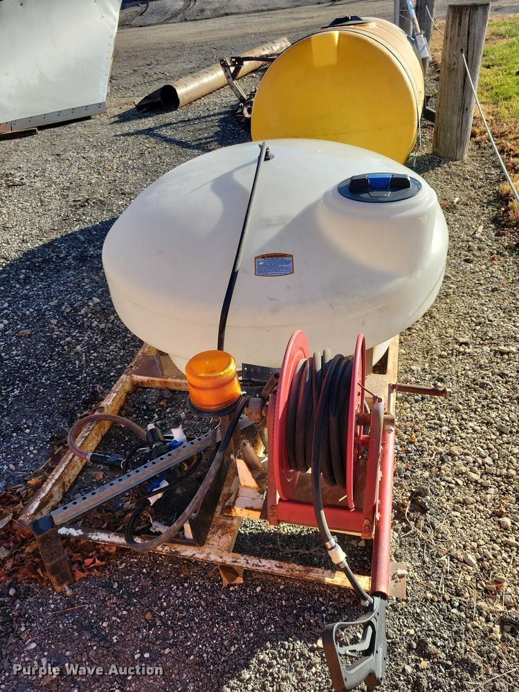 image for item NO9764 (2) tanks