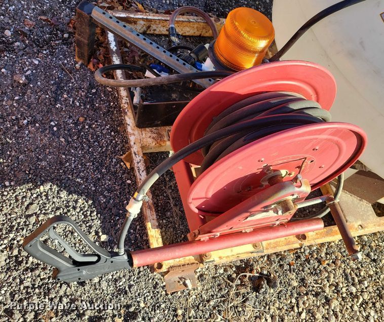 image for item NO9764 (2) tanks