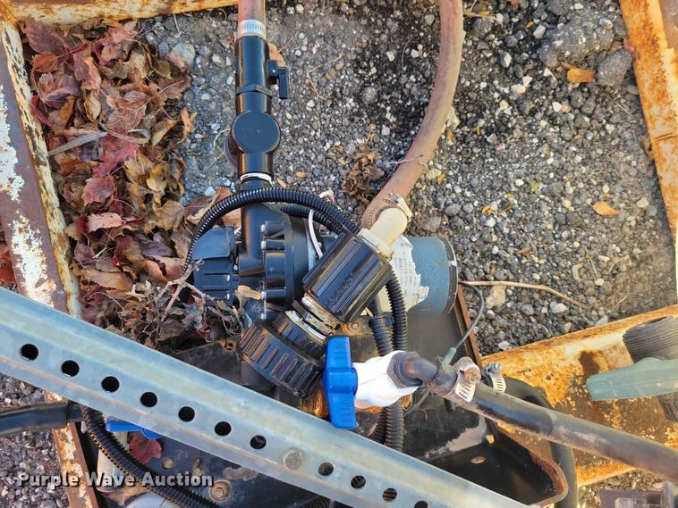 image for item NO9764 (2) tanks