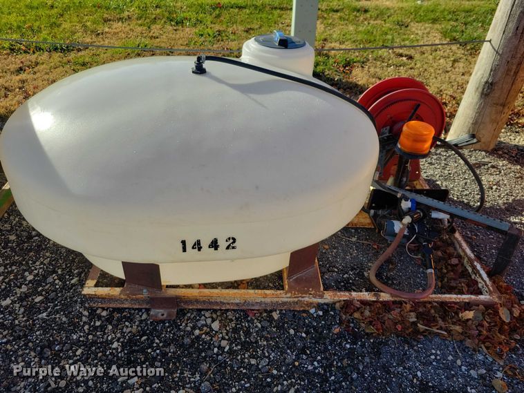 image for item NO9764 (2) tanks