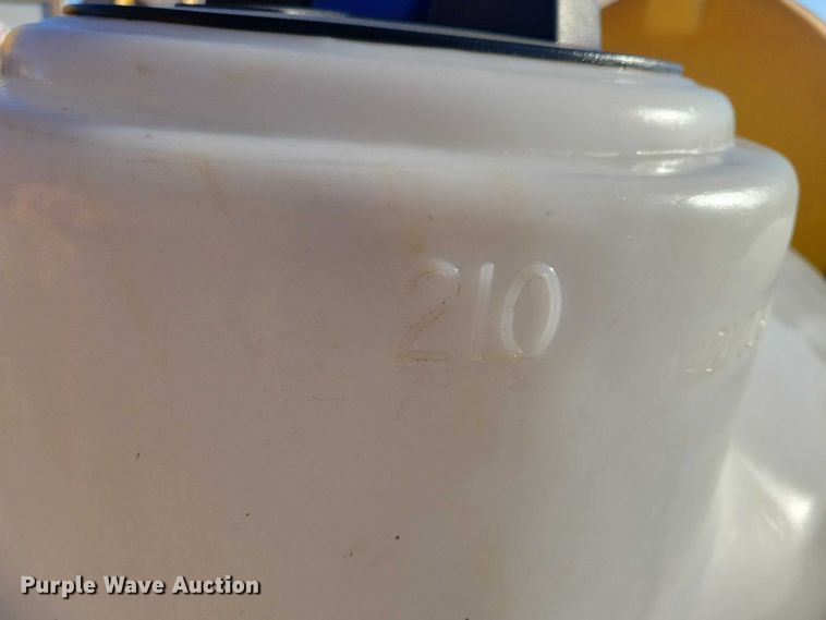 image for item NO9764 (2) tanks