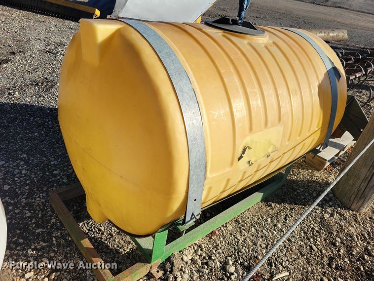 image for item NO9764 (2) tanks