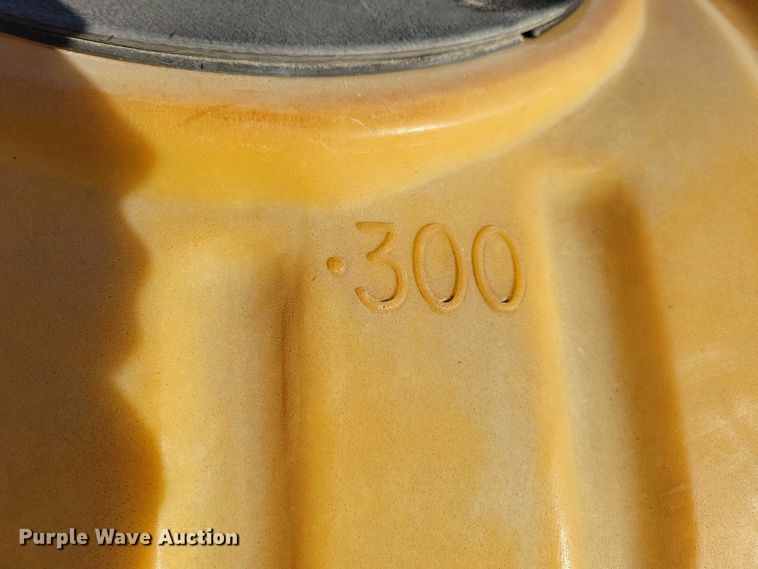 image for item NO9764 (2) tanks