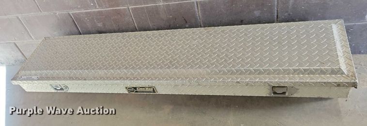 image for item NO9766 DeeZee toolbox