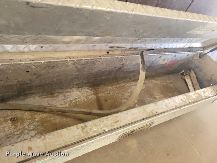 image for item NO9766 DeeZee toolbox