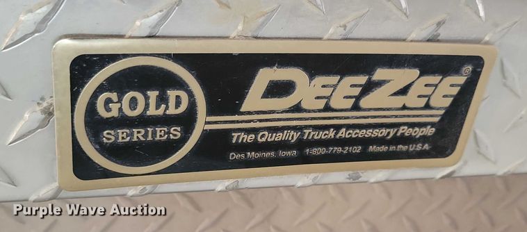 image for item NO9766 DeeZee toolbox