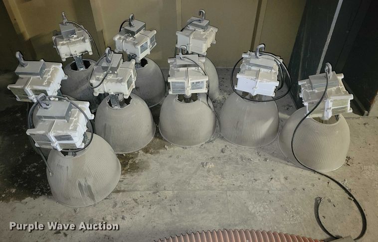 image for item NO9768 (9) Hubbell shop lights