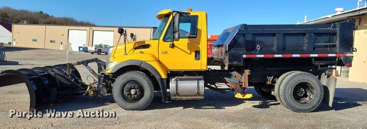 image for item NO9769 2006 International 7300 dump / spreader truck