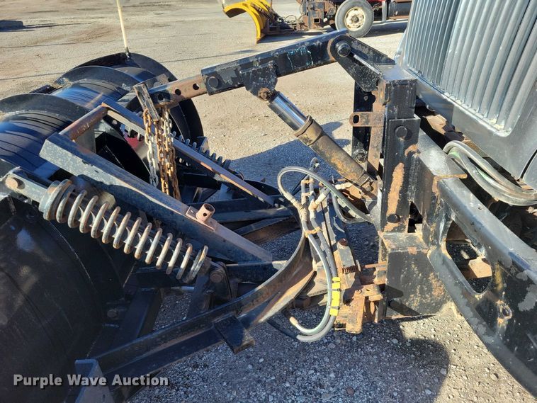 image for item NO9769 2006 International 7300 dump / spreader truck