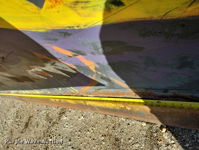 image for item NO9769 2006 International 7300 dump / spreader truck