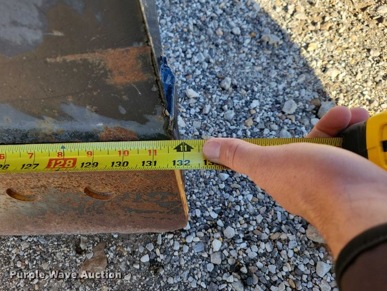 image for item NO9769 2006 International 7300 dump / spreader truck