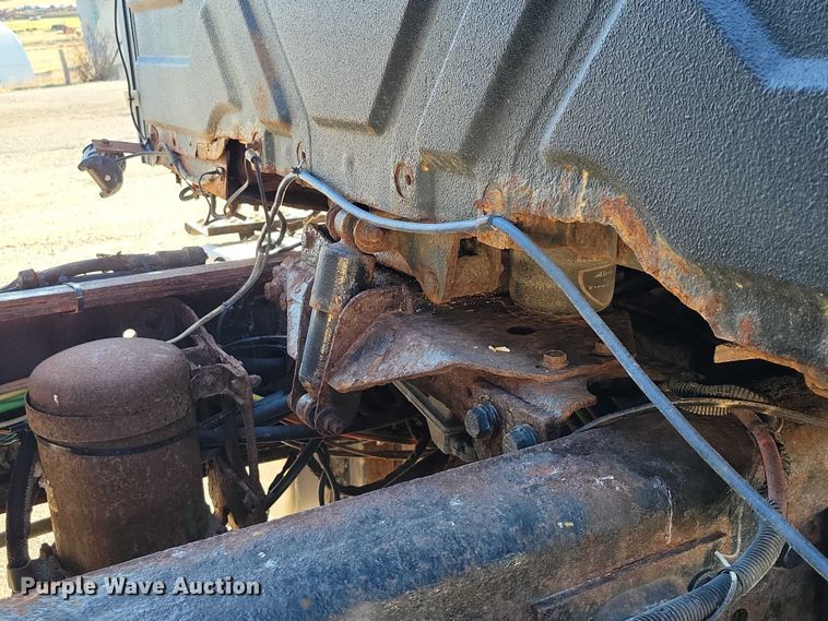 image for item NO9769 2006 International 7300 dump / spreader truck