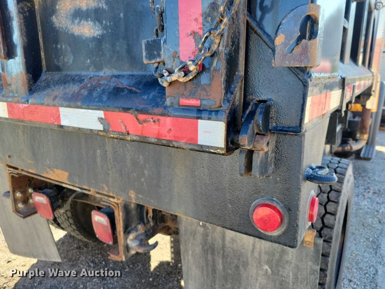 image for item NO9769 2006 International 7300 dump / spreader truck