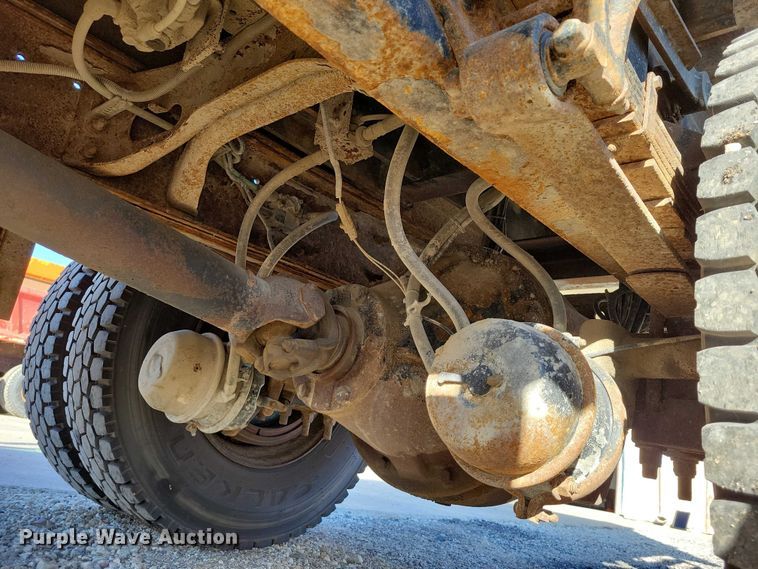 image for item NO9769 2006 International 7300 dump / spreader truck