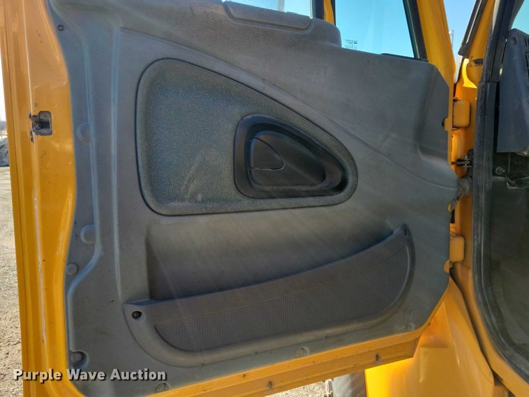 image for item NO9769 2006 International 7300 dump / spreader truck