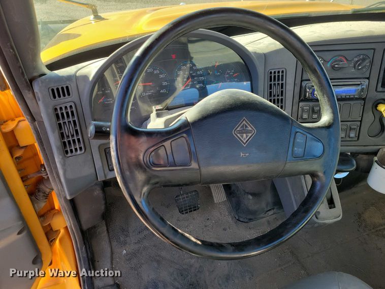 image for item NO9769 2006 International 7300 dump / spreader truck