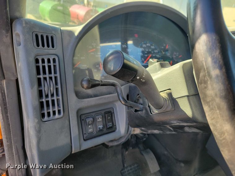 image for item NO9769 2006 International 7300 dump / spreader truck